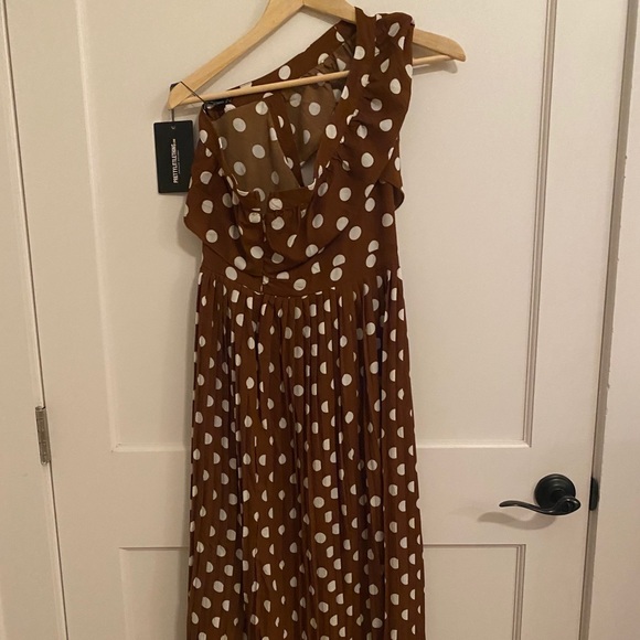 Chocolate polka one shoulder ruffle pleated midi - Picture 7 of 7